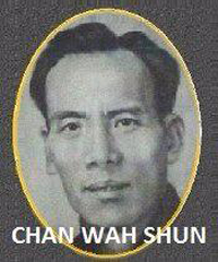 Leung Bik und Chan Wah Shun sind die Lehrer von Yip Man.